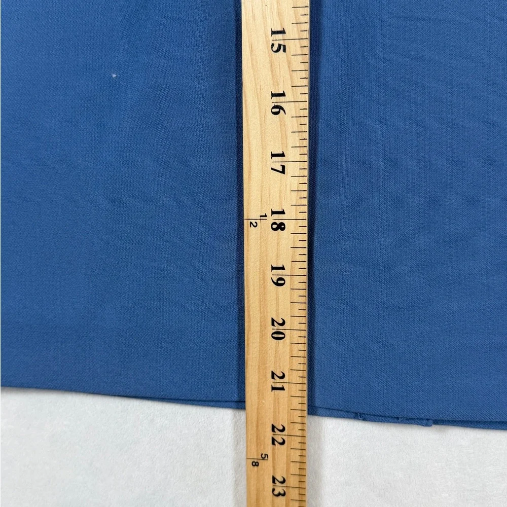 NWT Banana Republic Size 2  Blue Pencil Skirt with Button Accents - Picture 9 of 10